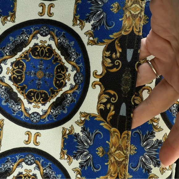 ALICE + OLIVIA Laptop Sleeve - Regal Romance - Picture 9 of 9